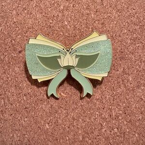 Loungefly Disney Princess Glitter Bow Blind Box Enamel Pin - Tiana